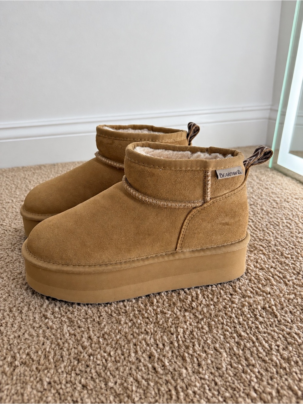 BEARPAW Tan Mini Platform Boots – Size 7